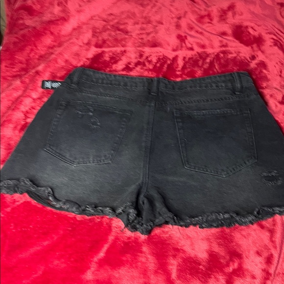 BBJ Los Angeles Charcoal Frayed Jean Shorts - Picture 7 of 11